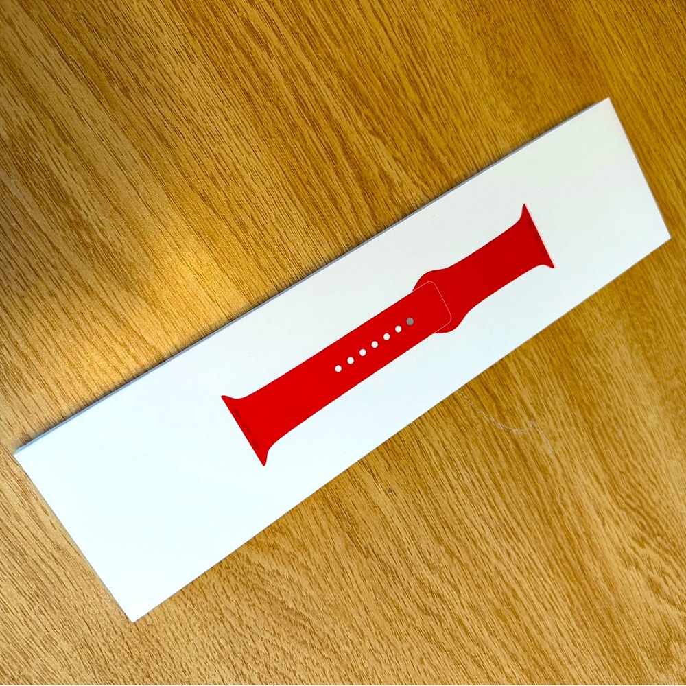 SEALED IN BOX PRODUCT RED Apple Watch Sport Band 45mm M/L
